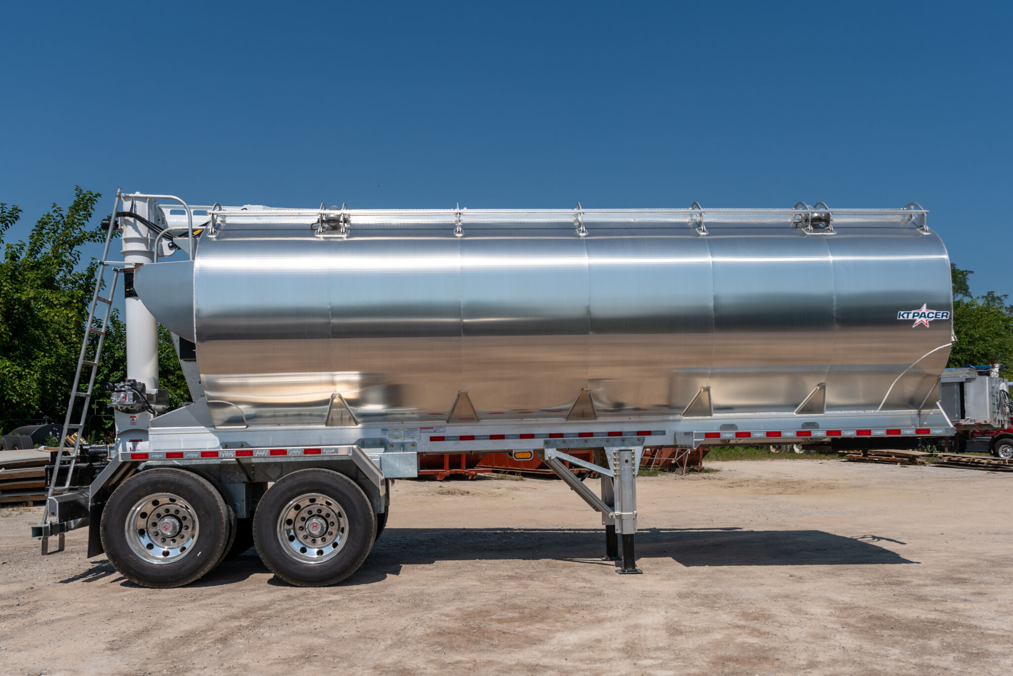 KT Pacer AT35 Bulk Feed Trailer